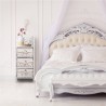 Comodino bianco shabby intagliato con ceste in vimini - Mobili Rebecca